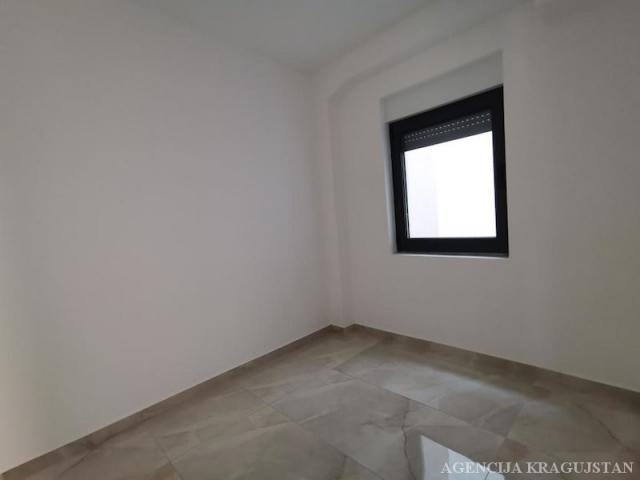 Izdavanje, Stan, 52. 00m2 , Centar