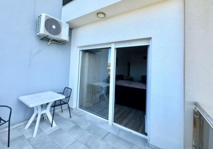 One bedroom apartment 63m2 in Rafailovici