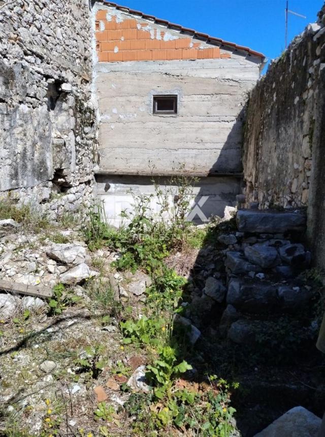 ŠIBENIK, TISNO - House for adaptation