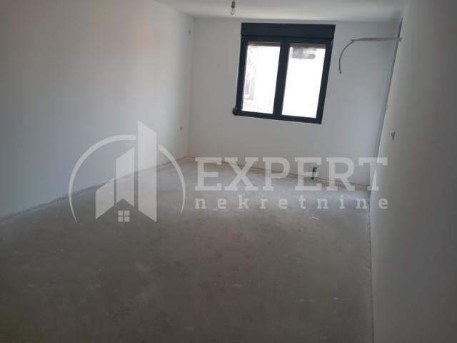 Prelep troiposoban stan, novogradnja 78, 5m2, 2. sprat, Dom Zdravlja