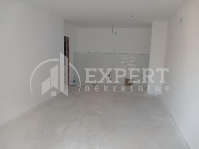 Prelep troiposoban stan, novogradnja 78, 5m2, 2. sprat, Dom Zdravlja