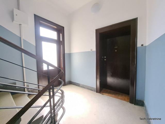 SAVSKI VENAC CENTAR 102m2 , (T+L) , 282000e