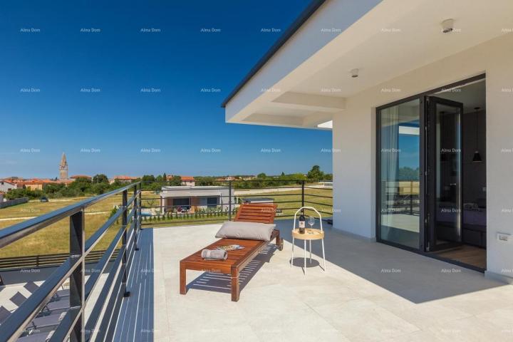 Haus Villa mit Pool, Außenküche und Meerblick.