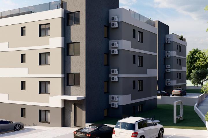 Čiovo, Okrug Gornji, trosoban stan s vrtom NKP 122, 60 m2