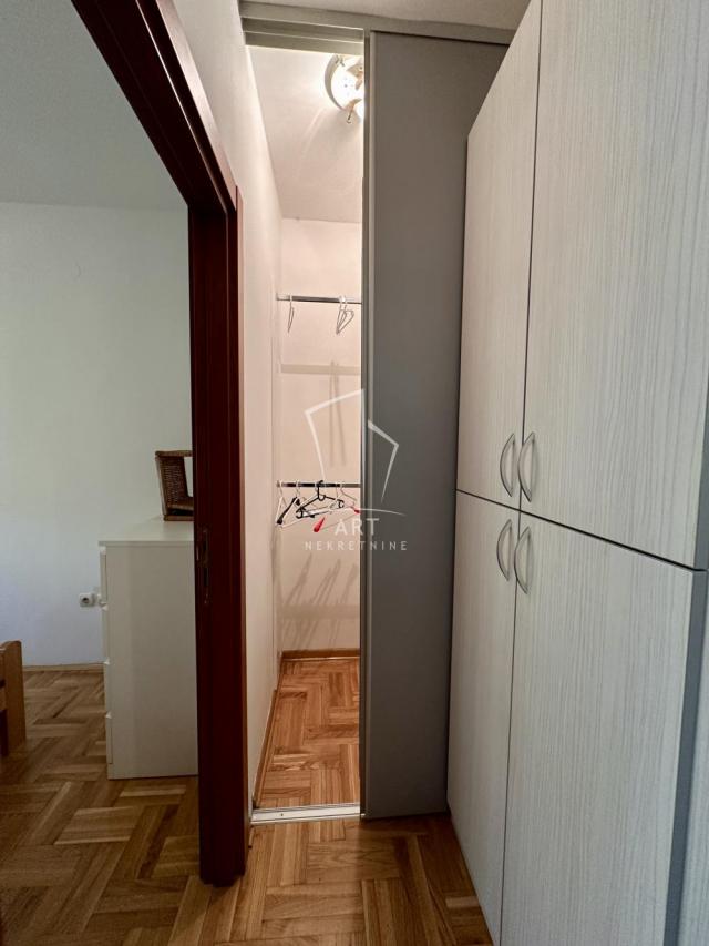 Zemun, dvosoban stan, mereno 40m2 ID#9033