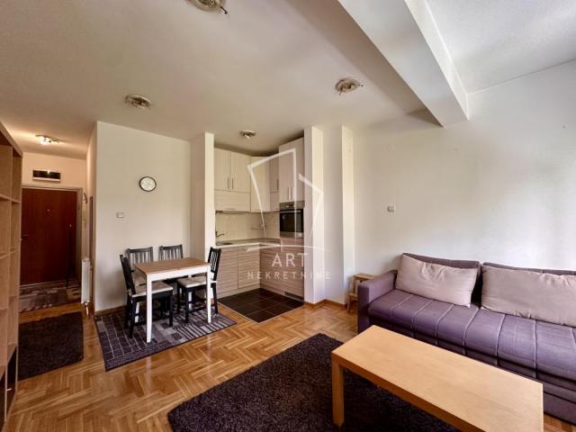 Zemun, dvosoban stan, mereno 40m2 ID#9033