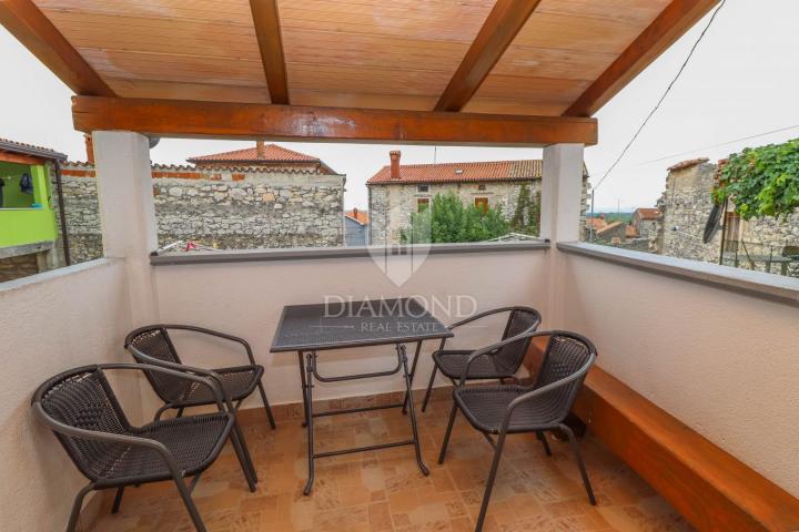 Istria, Brtonigla, Beautiful terraced house in a quiet street!