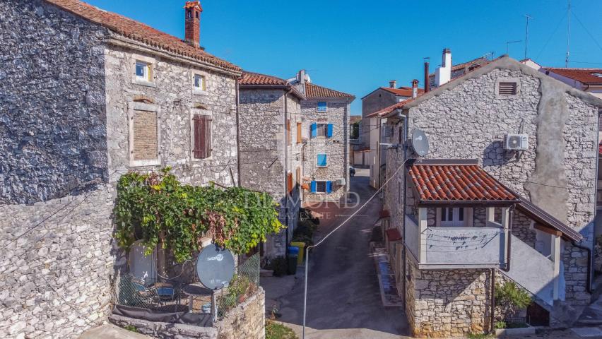 Istria, Brtonigla, Beautiful terraced house in a quiet street!