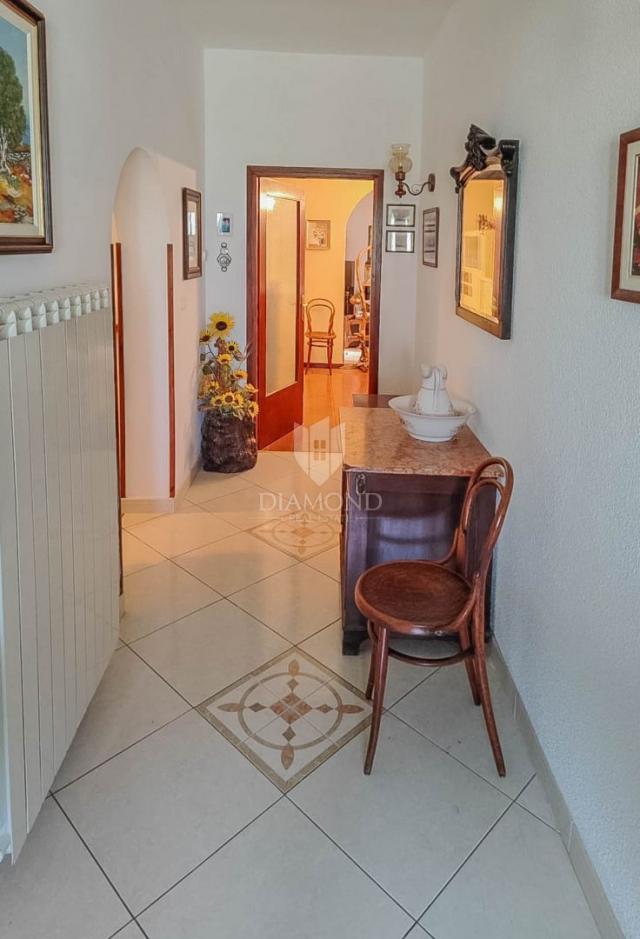 Umag, center, two apartments, 2nd row to the sea!