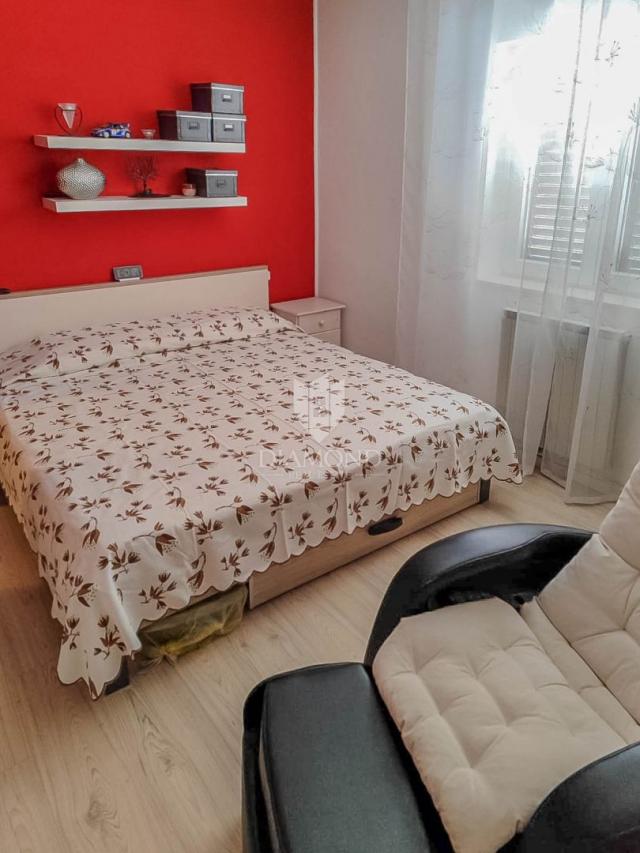 Umag, center, two apartments, 2nd row to the sea!