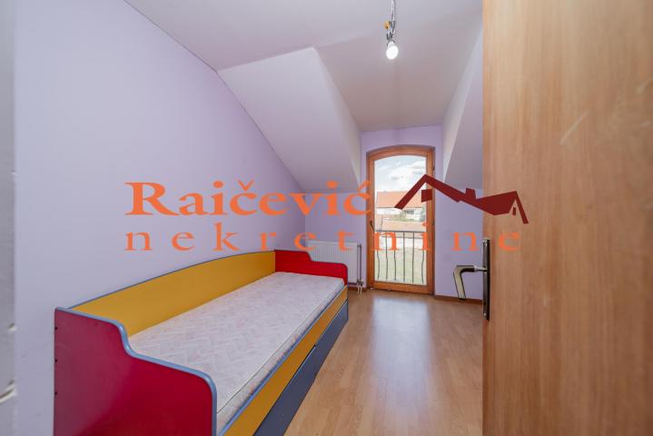 PANCEVO OMOLJICA 231m2 , 140000e