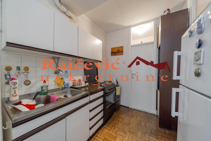 NOVI BEOGRAD BLOK 45(TC ENJUB) 73m2 , 180000e