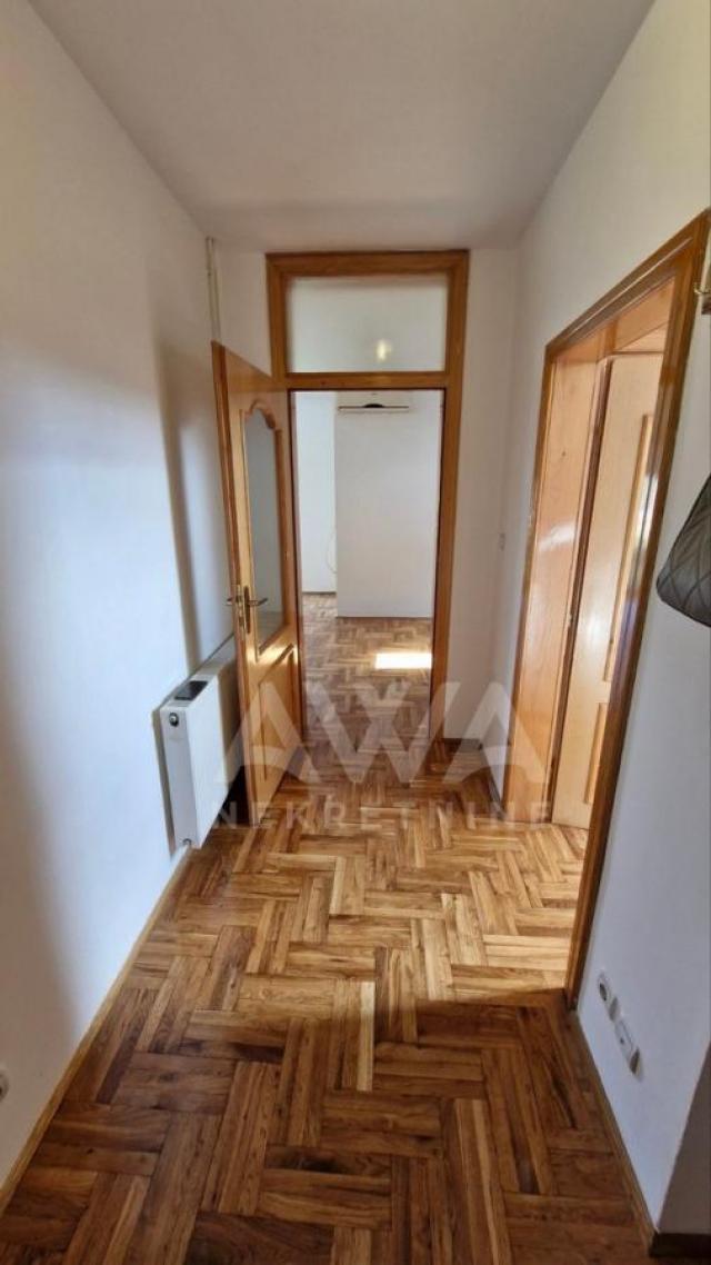 Apatin, Stan sa garažom 72 m2+ 20 m2