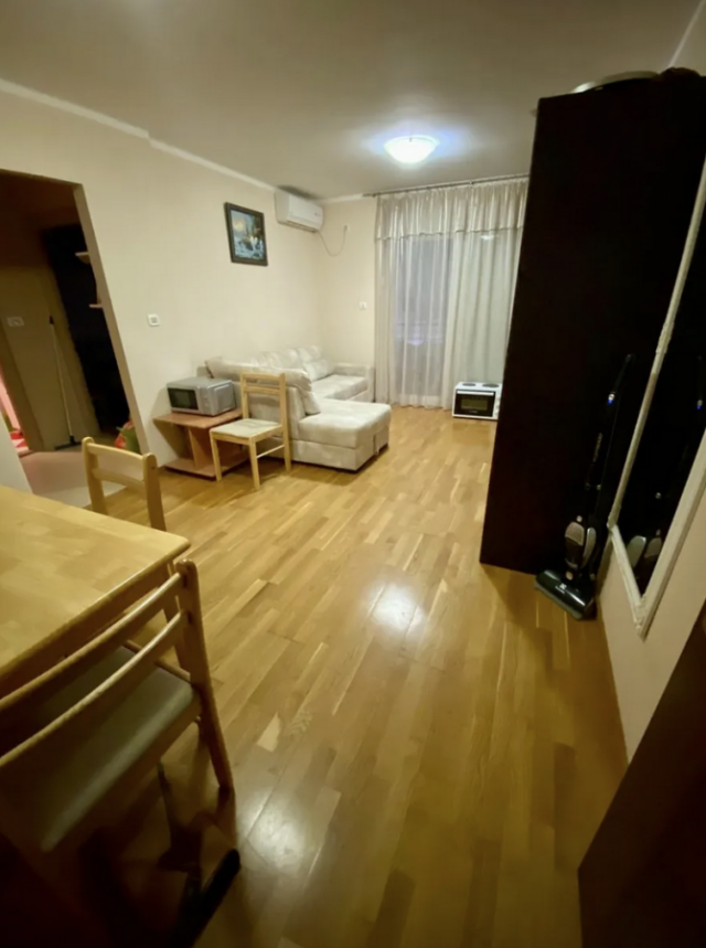 One-Bedroom Apartment for Rent 42 m2, Herceg Novi, Bijela, 50m from the Sea