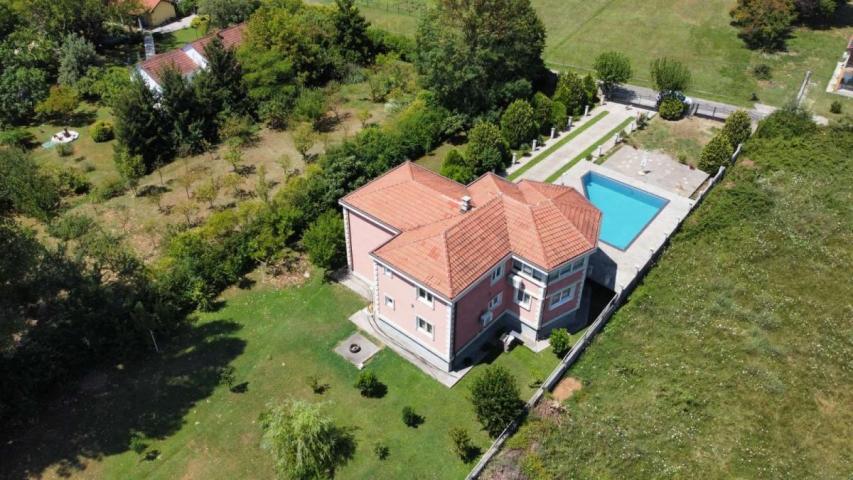 Two-story house with pool, Danilovgrad, Jastreb