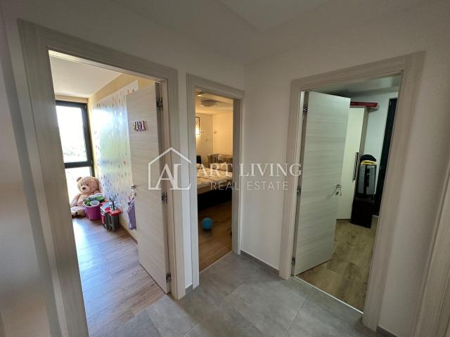 Istria, Novigrad - three-room apartment in a TOP location - OPPORTUNITY