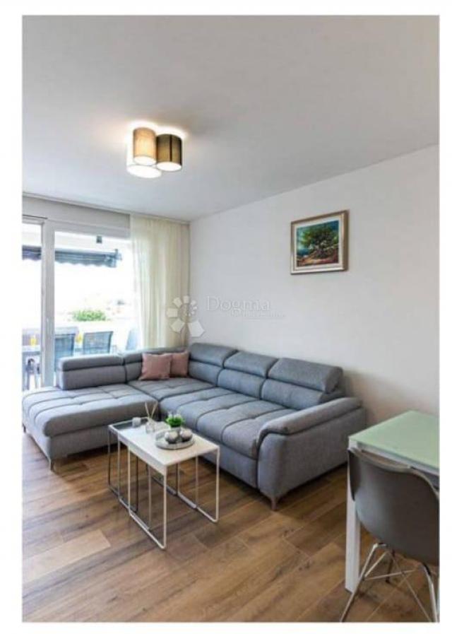 Flat Čiovo, Trogir, 65m2