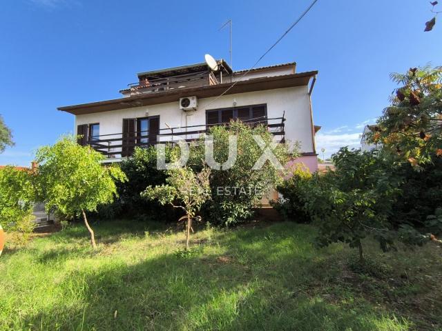 ISTRIA, PULA - Two-story apartment with garden and garage near the beach