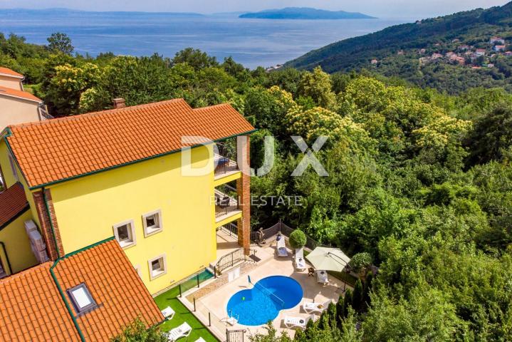 OPATIJA, BREGI - Vila novogradnja u mediteranskom stilu s dvije stambene jedinice, bazenom, gostinjs