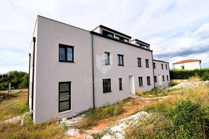 Poreč area, two-story apartment in a new building, sea view!