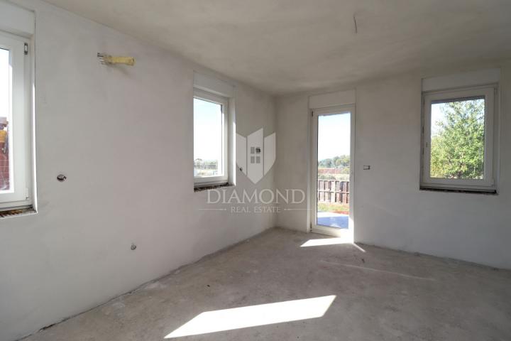 Poreč area, two-story apartment in a new building, sea view!