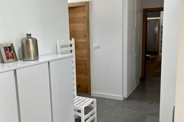 Delnice, Lynx house, moderna villa površine 477m2 s priključkom za bazen