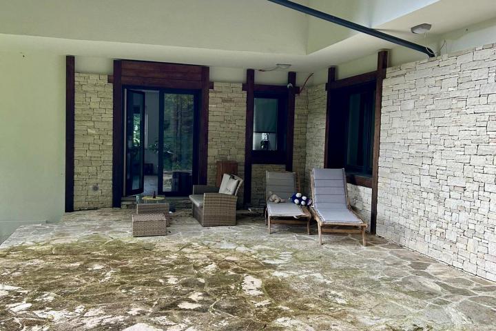 Delnice, Lynx house, moderna villa površine 477m2 s priključkom za bazen