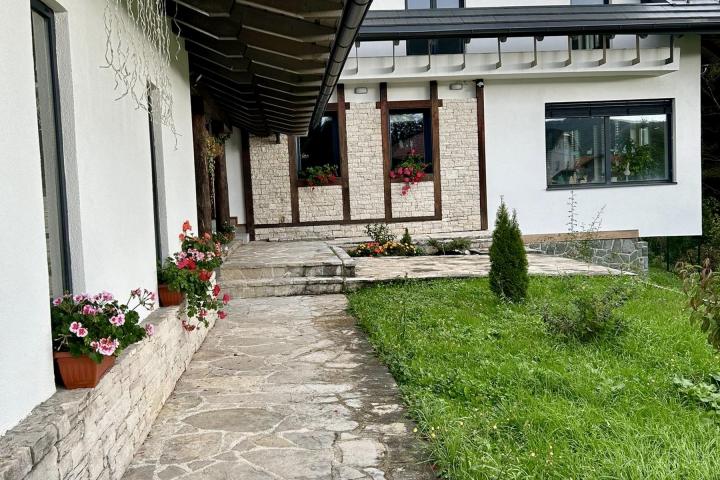 Delnice, Lynx house, moderna villa površine 477m2 s priključkom za bazen