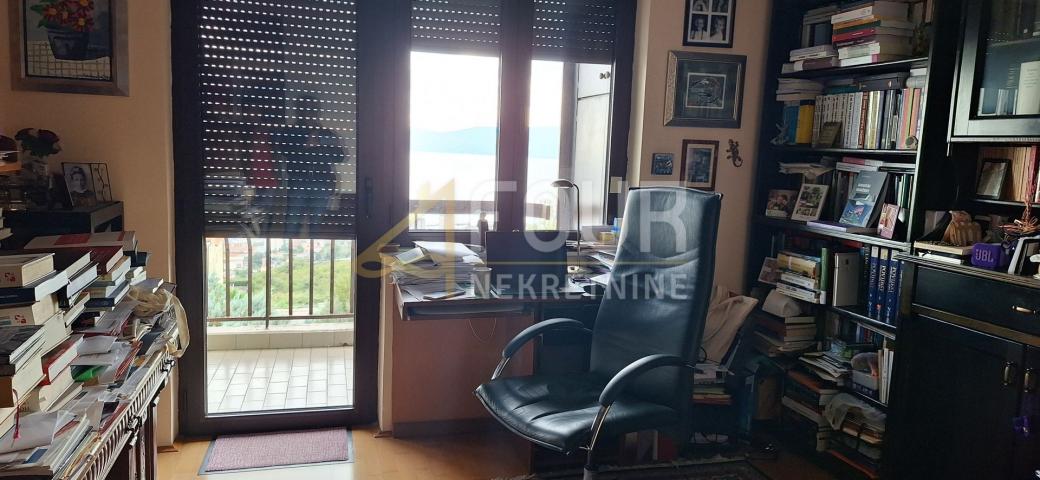 Rijeka, Donja Drenova, 58. 40m2, 2s+db, panoramski pogled na more