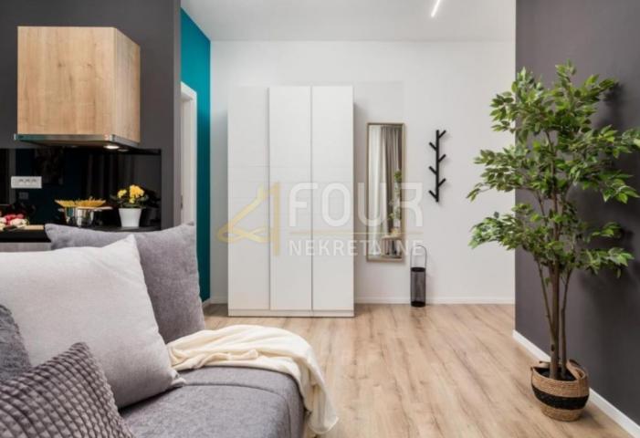 Rijeka, Centar, 136. 61m2, 3 luksuzno uređena apartmana