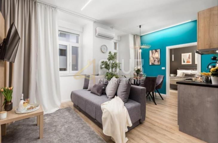 Rijeka, Centar, 136. 61m2, 3 luksuzno uređena apartmana