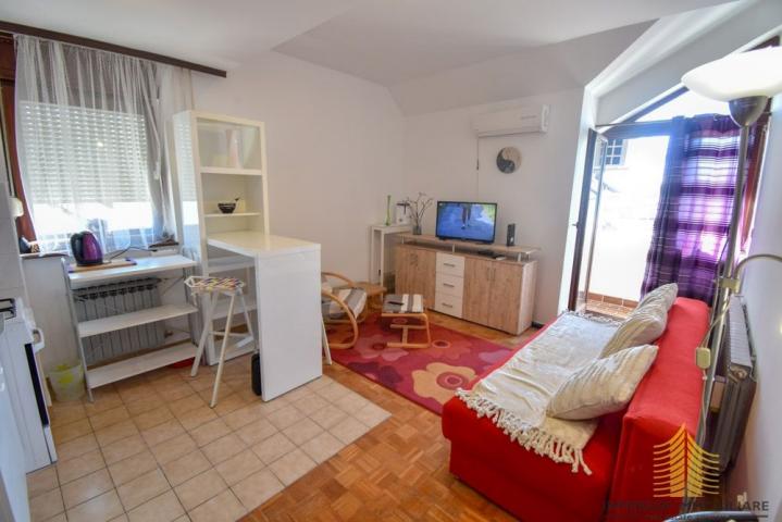 Dvosoban stan s balkonom: Zagreb (Rudeš), 36 m2