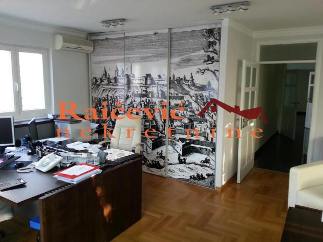 VOZDOVAC LEKINO BRDO 299m2 , T , 645000e