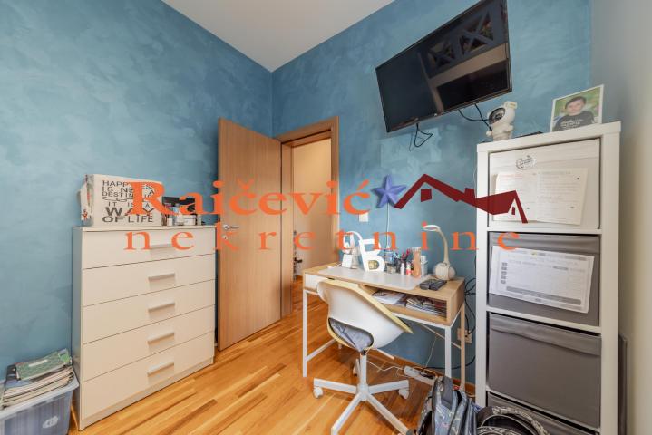 VOZDOVAC VOJVODE VLAHOVICA 57m2 , L , 130000e