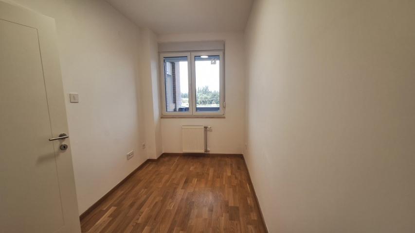 NOVI SAD - AVIJACIJA - 39. 00 m2