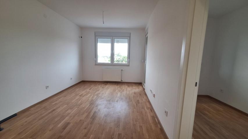 NOVI SAD - AVIJACIJA - 39. 00 m2