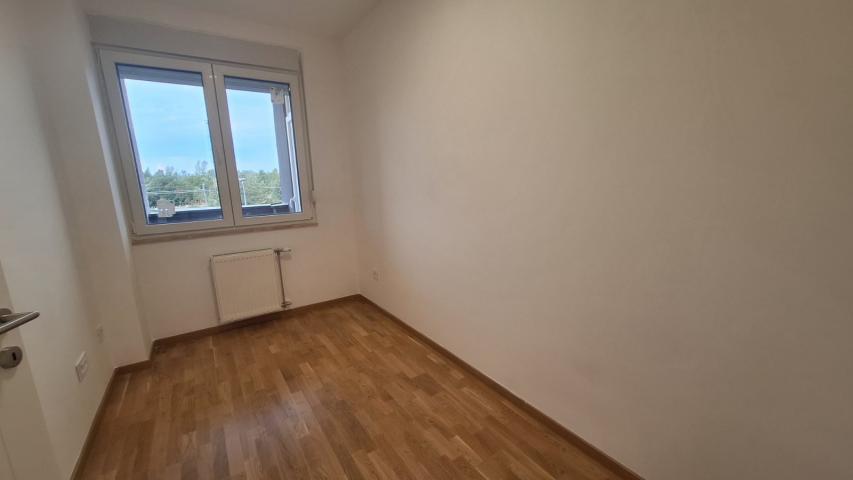 NOVI SAD - AVIJACIJA - 39. 00 m2