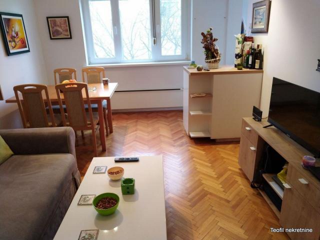 ZEMUN ZEMUN 40m2 , 520e