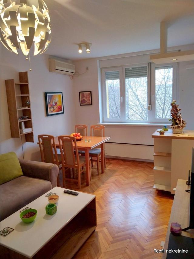 ZEMUN ZEMUN 40m2 , 520e