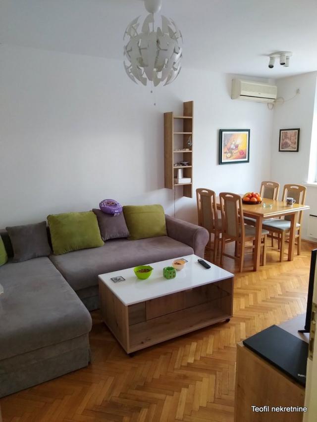 ZEMUN ZEMUN 40m2 , 520e