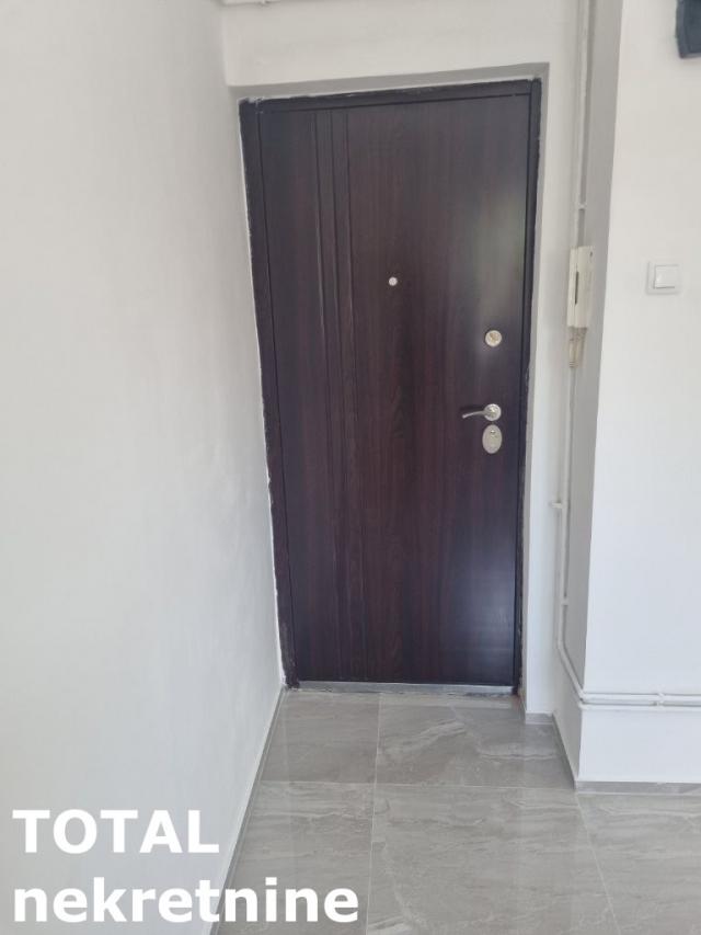 0. 5 Garsonjera NOVI SAD, 61800€