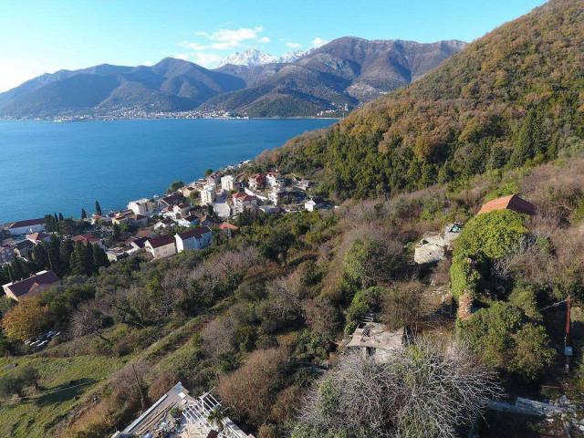 Urbanized land for sale, 2200 m2 (GBA: 1335 m2), Tivat, Gornja Lastva