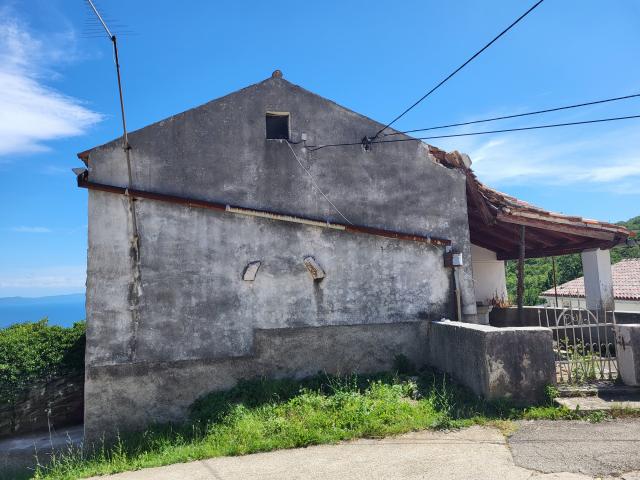 ISTRIEN, BRSEČ - Einfamilienhaus zur Anpassung mit Meerblick