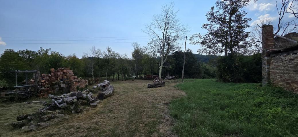 ISTRIA, CEROVLJE - Old house with a large garden