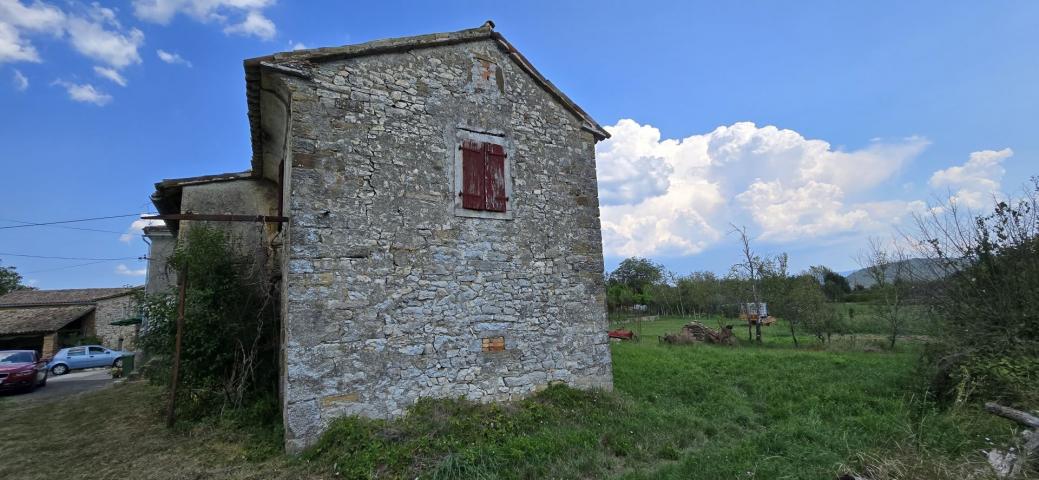 ISTRIA, CEROVLJE - Old house with a large garden