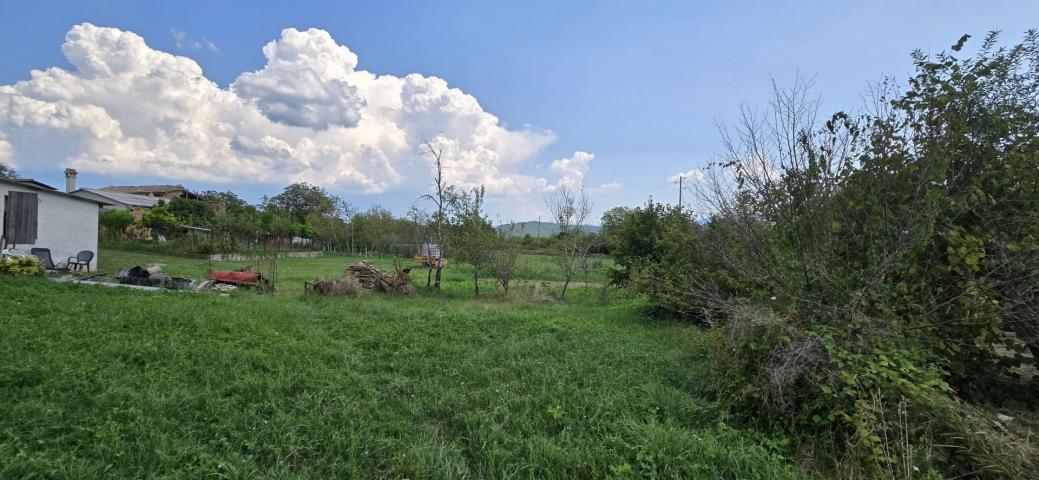 ISTRIA, CEROVLJE - Old house with a large garden