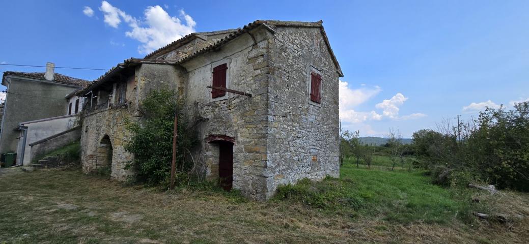 ISTRIA, CEROVLJE - Old house with a large garden