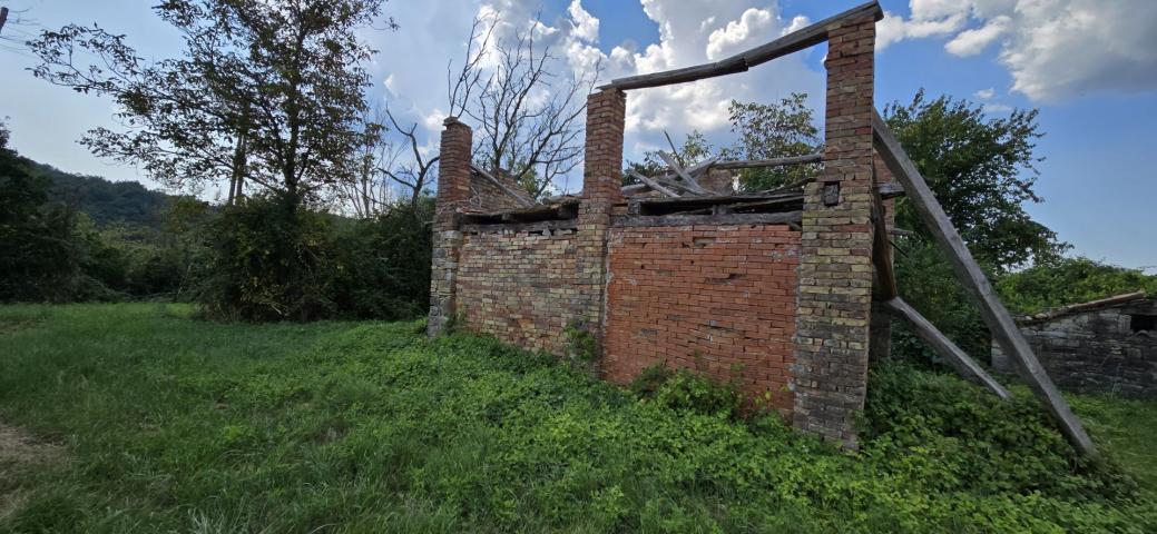 ISTRIA, CEROVLJE - Old house with a large garden