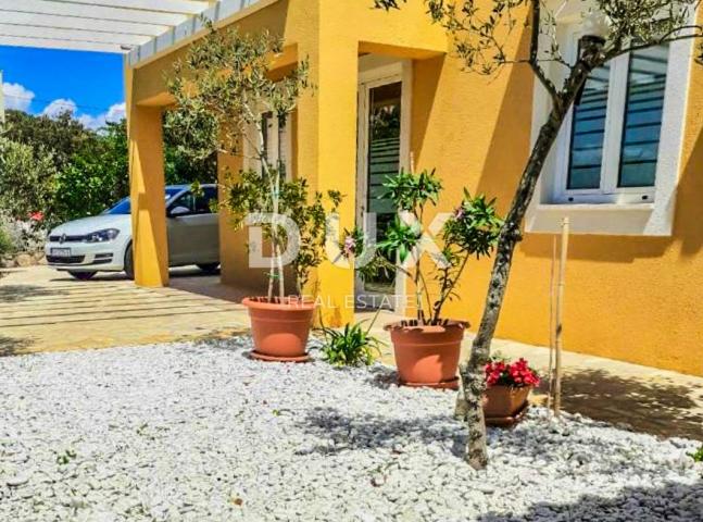 MALI LOŠINJ - Kuća s tri apartmana u mirnom dijelu otoka