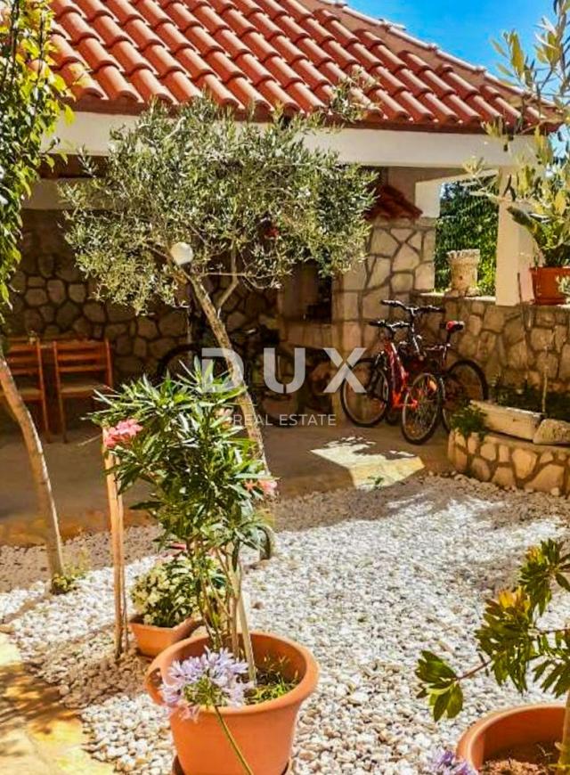 MALI LOŠINJ - Kuća s tri apartmana u mirnom dijelu otoka